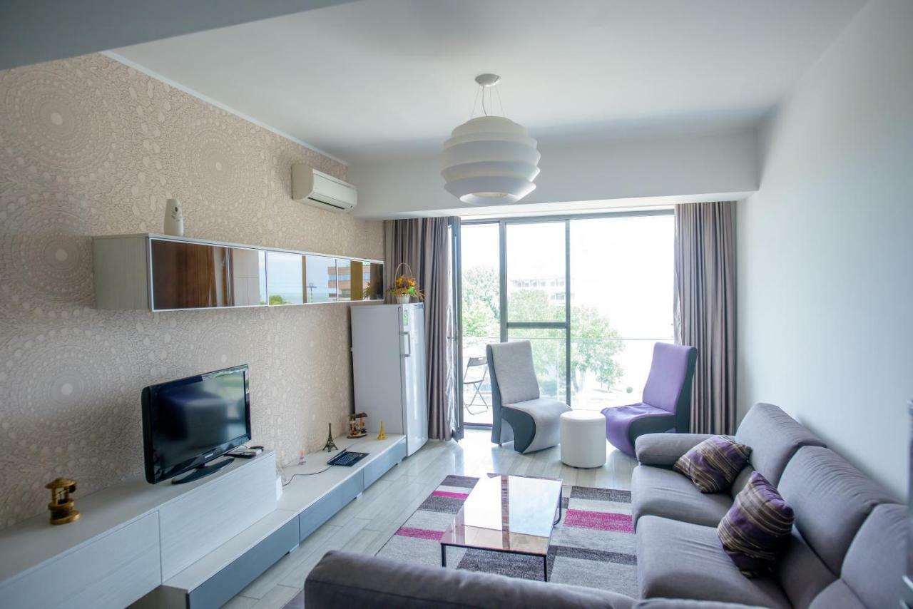 Bianca Tudors Apartment Mamaia